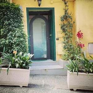 Jenniʻs Indipendent Tiny House Napoli